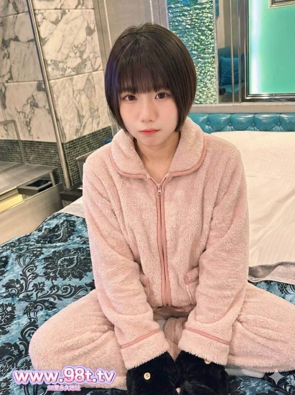 FC2PPV-4834301- 【超短期掲載】18才と2日目 アイドル級バスケ部長に溢れるほどの種付け中出し