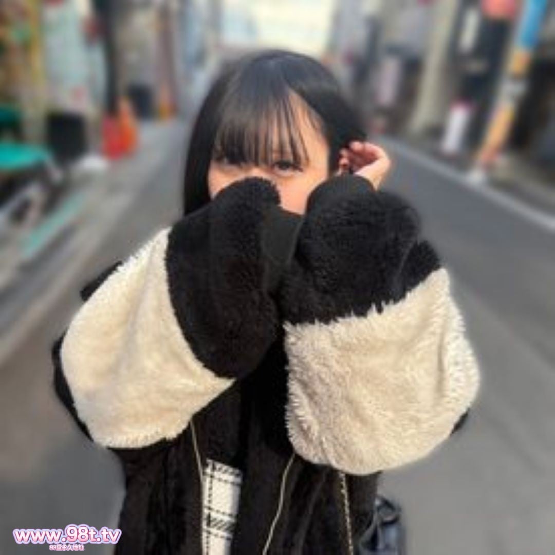 FC2PPV-4862066-【秘蔵映像】ガールズバー黒髪美ｼｮ.ｳｼﾞｮ♥️常連の給料注いでようやくアフター解禁！